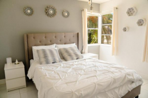 Light & Cozy House in Pompano Beach - BBQ, Patio, Parking